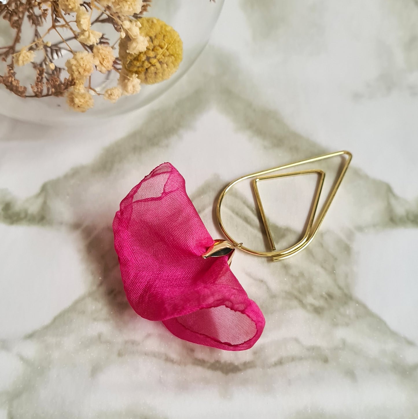 BOOKMARK soft pink flower